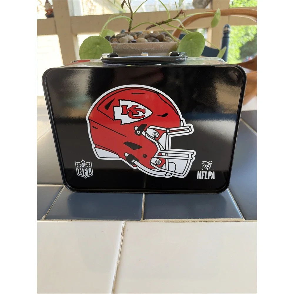EMPTY 2025 Panini Revolutions Patrick Mahomes Lunch Tin Chiefs (ESHLF)